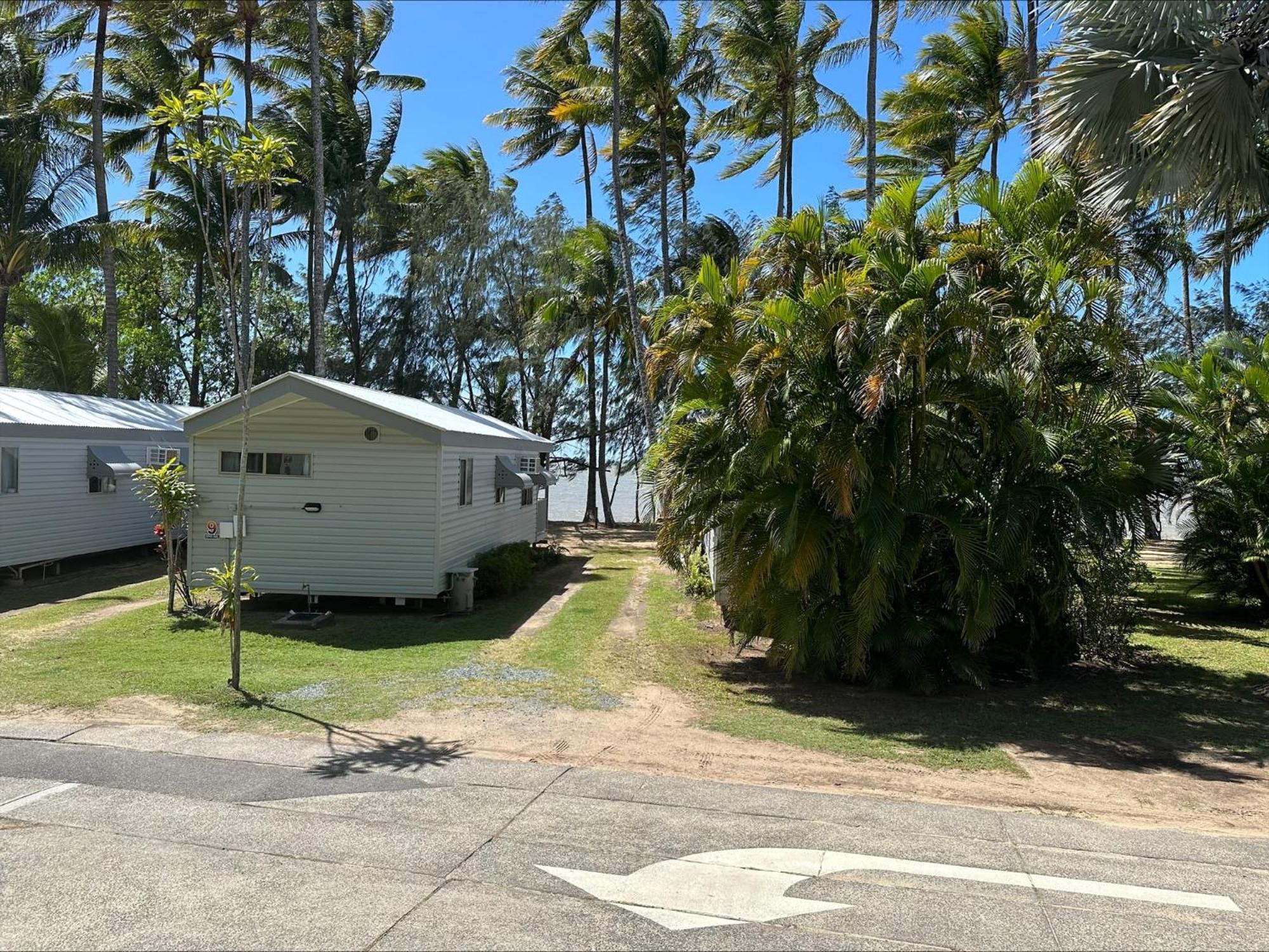 Ellis Beach Oceanfront Holiday Park Palm Cove Exterior photo